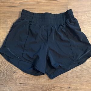 lululemon athletica Black Women's Hotty Hot Shorts